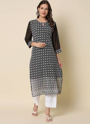 Garb These Beautiful Looking Readymade Kurti.These Kurti Fabricated On Georgette.Its Beautified With Designer Chikankari Embroidery Work.