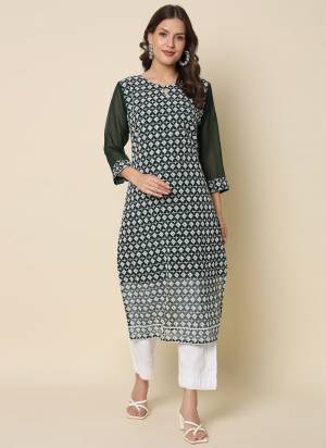 Garb These Beautiful Looking Readymade Kurti.These Kurti Fabricated On Georgette.Its Beautified With Designer Chikankari Embroidery Work.