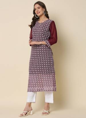 Garb These Beautiful Looking Readymade Kurti.These Kurti Fabricated On Georgette.Its Beautified With Designer Chikankari Embroidery Work.