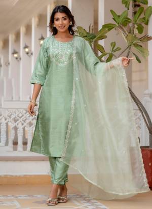 Looking These Beautiful Readymade Suits With Dupatta.These Suit is Fabricated On Top Are Silk Blend And Bottom Are Silk Blend And Silk Dupatta .Its Beautified With Designer Embroidery Work.