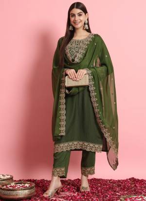 Looking These Beautiful Readymade Suits With Dupatta.These Suit is Fabricated On Top Are Silk Blend And Bottom Are Silk Blend And Silk Chiffon Dupatta .Its Beautified With Designer Embroidery Work.
