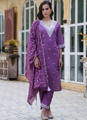 Attractive These Beautiful Readymade Suits With Dupatta.These Suit is Fabricated On Top Are Silk Blend And Bottom Are Silk Blend And Chanderi Dupatta .Its Beautified With Designer Embroidery Work.