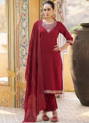 Attractive These Beautiful Readymade Suits With Dupatta.These Suit is Fabricated On Top Are Viscose Rayon And Bottom Are Viscose Rayon And Chanderi Dupatta .Its Beautified With Designer Embroidery Work.