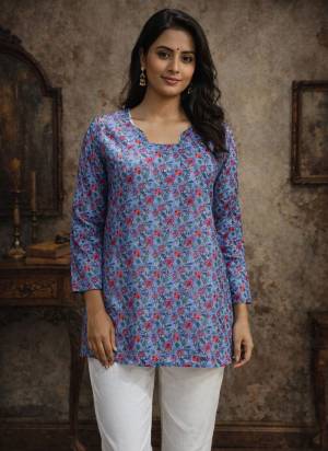 Looking These Beautiful Looking Readymade Short Top.These Top Are Fabricated On Maslin.Its Beautified With Designer Digital Printed.