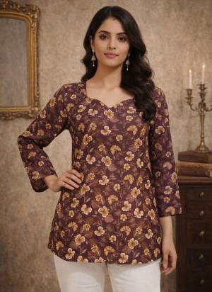 Looking These Beautiful Looking Readymade Short Top.These Top Are Fabricated On Maslin.Its Beautified With Designer Digital Printed.