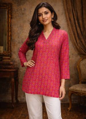 Looking These Beautiful Looking Readymade Short Top.These Top Are Fabricated On Maslin.Its Beautified With Designer Digital Printed.