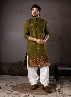For A festive And Party Wear,Attractive These Readymade Kurta With Payjama in Fine Colored.These Kurta is Fabricated On Silk And Art Silk Bottom With Designer Embroidery Work.Buy Now.