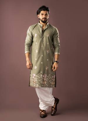 For A Festive And Party Wear,Attractive These Readymade Kurta With Payjama in Fine Colored.These Kurta is Fabricated On Linen And Art Silk Bottom With Designer Embroidery Work.Buy Now.