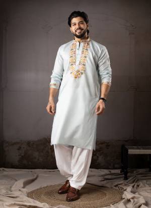 For A Festive And Party Wear,Attractive These Readymade Kurta With Payjama in Fine Colored.These Kurta is Fabricated On Linen And Art Silk Bottom With Designer Embroidery Work.Buy Now.