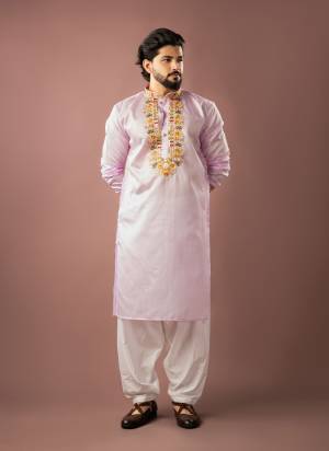 For A Festive And Party Wear,Attractive These Readymade Kurta With Payjama in Fine Colored.These Kurta is Fabricated On Linen And Art Silk Bottom With Designer Embroidery Work.Buy Now.