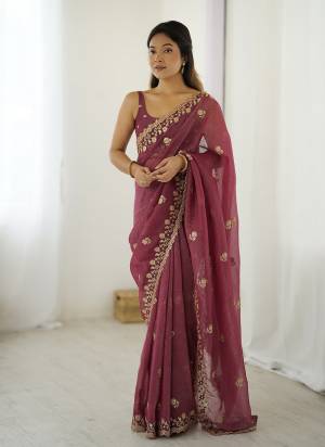 Attractive These Party Wear Saree in Fine Colored.These Saree Are Crunchy And Blouse is Crunchy Fabricated.Its Beautified With Designer Embroidery Work.