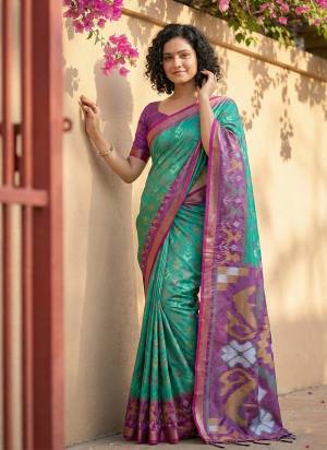 Looking These Fastive And Party Wear Saree in Fine Colored.These Saree And Blouse is Fabricated On Pochampalli Silk.Its Beautified With Woven Jari Designer.