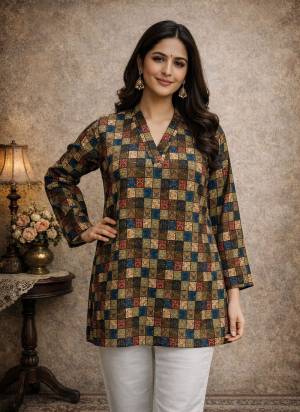 Garb These Beautiful Looking Readymade Short Top.These Top Are Fabricated On Maslin.Its Beautified With Designer Digital Printed.