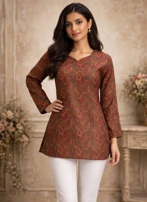 Garb These Beautiful Looking Readymade Short Top.These Top Are Fabricated On Maslin.Its Beautified With Designer Digital Printed.