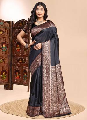 Attrective Looking These Fastival Saree in Fine Colored.These Saree And Blouse is Fabricated On Lichi Silk.Its Beautified With Weaving Jari Designer.