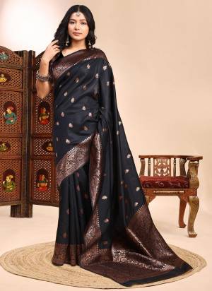 Attrective Looking These Fastival Saree in Fine Colored.These Saree And Blouse is Fabricated On Lichi Silk.Its Beautified With Weaving Jari Designer.