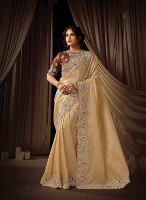 Look Attractive These Designer Party Wear Fancy Saree in Fine Colored.These Saree Are Self Woven Jacquard Silk And Blouse Crepe Satin is Fabricated.Its Beautified Fancy Sequance Embroidery,Pearl Hand Work.