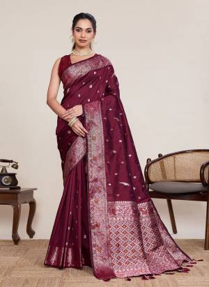 Garb This Party Wear Saree Paired With Blouse.This Saree And Blouse Are Soft Silk Fabric With Woven Sona Chandi Jari Designer. Buy This Pretty Saree Now.