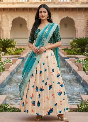 For A Fancy Designer Look,Grab These Lehenga Choli With Dupatta in Fine Colored.These Lehenga Are Satin Silk And Choli Are Art Silk And Dupatta Are Fabricated On Chinon Pair.Its Beautified With Designer Digital Printed With Embroidery Work Blouse.