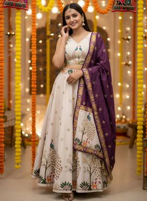 For A Fancy Designer Look,Grab These Lehenga Choli With Dupatta in Fine Colored.These Lehenga Are Cotton Rayon And Choli Are Cotton Rayon And Dupatta Are Fabricated On Cotton Rayon Pair.Its Beautified With Designer Digital Printed.
