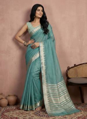 Garb These Fastive And Party Wear Saree in Fine Colored.These Saree And Blouse is Fabricated On Cotton.Its Beautified With Woven Jari Gala Designer.