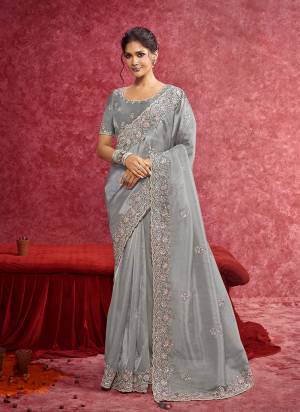 Looking These Fastival Wear Designer Saree in Fine Colored.These Saree Are Siya Silk And Blouse is Fabricated On Silk.Its Beautified With Designer Heavy Embroidery Work.