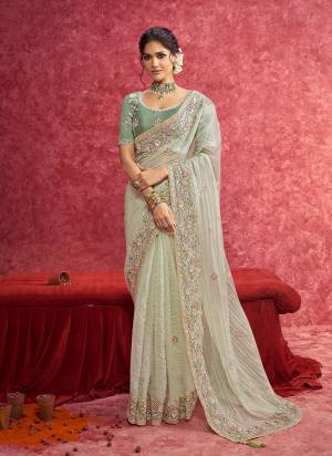 Looking These Fastival Wear Designer Saree in Fine Colored.These Saree Are Weave And Blouse is Fabricated On Silk.Its Beautified With Designer Heavy Embroidery Work.