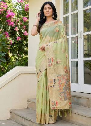Garb These Fastive And Party Wear Saree in Fine Colored.These Saree And Blouse is Fabricated On Linen Cotton.Its Beautified With Weaving Designer.