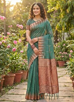 Garb These Fastive And Party Wear Saree in Fine Colored.These Saree And Blouse is Fabricated On Linen Cotton.Its Beautified With Woven Designer.