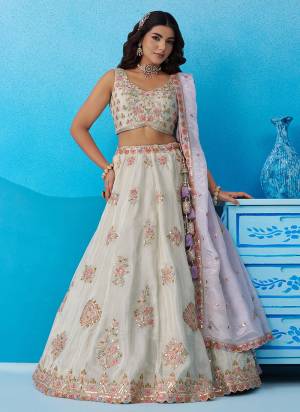 Attrective Looking This Party Wear Fine Color Fancy Heavy Designer Choli And Lahenga Fabriced On Tissue And Dupatta Tissue In Fabricated Beautified With Attrective Designer Sequance Embroidery,Hand Work. Buy Now.