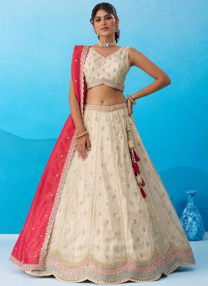Attrective Looking This Party Wear Fine Color Fancy Heavy Designer Choli And Lahenga Fabriced On Tissue And Dupatta Tissue In Fabricated Beautified With Attrective Designer Sequance Embroidery,Hand Work. Buy Now.