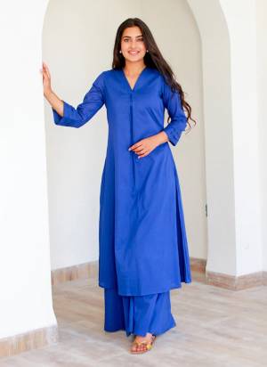 Atrective These Beautiful Looking Readymade Top With Bottom.These Top And Bottom Are Cotton Fabricated.Its Beautified With Solid Designer.