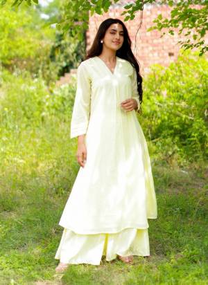 Atrective These Beautiful Looking Readymade Top With Bottom.These Top And Bottom Are Cotton Fabricated.Its Beautified With Solid Designer.