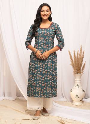 Garb These Beautiful Looking Readymade Long Kurti.These Kurti Fabricated On Cotton.Its Beautified With Designer Printed.