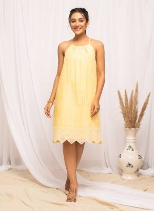 Attractive These Beautiful Looking Readymade Long Midi Dress.These Kurti Fabricated On Cotton.Its Beautified With Designer Embroidery.