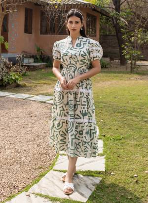 Attractive These Beautiful Looking Readymade Long Midi Dress.These Kurti Fabricated On Cotton.Its Beautified With Designer Printed.