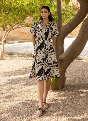 Attractive These Beautiful Looking Readymade Long Midi Dress.These Kurti Fabricated On Cotton.Its Beautified With Designer Printed.