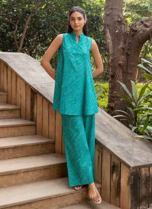 Attrective These Beautiful Looking Readymade Top With Bottom.These Top And Bottom Fabricated On Cotton.Its Beautified With Designer Printed.