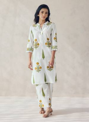 Attrective These Beautiful Looking Readymade Top With Bottom.These Top And Bottom Fabricated On Cotton.Its Beautified With Designer Printed.