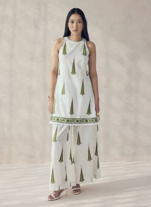 Attrective These Beautiful Looking Readymade Top With Bottom.These Top And Bottom Fabricated On Cotton.Its Beautified With Designer Printed.