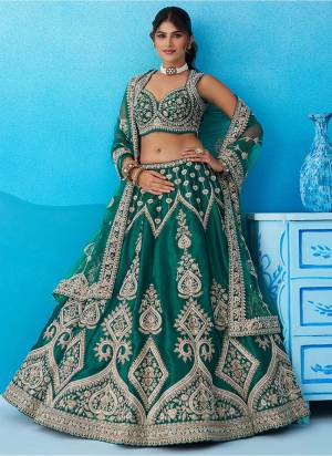 Attrective Looking This Party Wear Fine Color Fancy Heavy Designer Choli And Lahenga Fabriced On Silk And Dupatta Silk In Fabricated Beautified With Attrective Designer Sequance,Thread Embroidery Work. Buy Now.