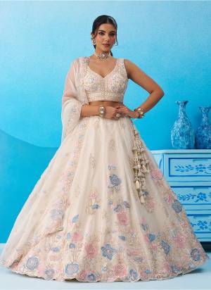 Attrective Looking This Party Wear Fine Color Fancy Heavy Designer Choli And Lahenga Fabriced On Tissue And Dupatta Tissue In Fabricated Beautified With Attrective Designer Sequance,Thread Embroidery Work. Buy Now.