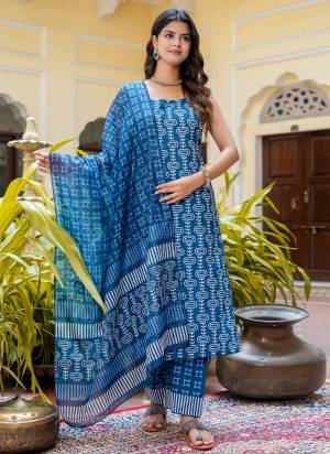 Looking These Beautiful Readymade Suits With Dupatta.These Suit is Fabricated On Top Are Cotton Blend And Bottom Are Cotton Blend And Kota Checks Dupatta .Its Beautified With Designer Floral Printed.