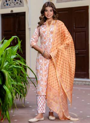 Looking These Beautiful Readymade Suits With Dupatta.These Suit is Fabricated On Top Are Cotton Blend And Bottom Are Cotton Blend And Kota Checks Dupatta .Its Beautified With Designer Floral Printed.