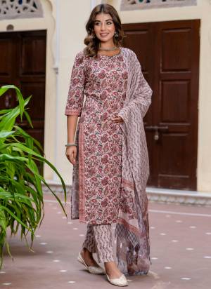 Looking These Beautiful Readymade Suits With Dupatta.These Suit is Fabricated On Top Are Cotton Blend And Bottom Are Cotton Blend And Kota Checks Dupatta .Its Beautified With Designer Floral Printed.