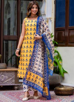 Looking These Beautiful Readymade Suits With Dupatta.These Suit is Fabricated On Top Are Cotton Blend And Bottom Are Cotton Blend And Kota Checks Dupatta .Its Beautified With Designer Floral Printed.