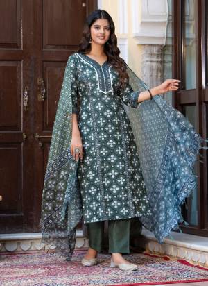 Looking These Beautiful Readymade Suits With Dupatta.These Suit is Fabricated On Top Are Cotton Blend And Bottom Are Cotton Blend And Kota Checks Dupatta .Its Beautified With Designer Floral Printed.