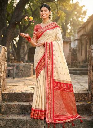 Garb These Fastive And Party Wear Saree in Fine Colored.These Saree And Blouse is Fabricated On Soft Silk.Its Beautified With Woven Jacquard Designer.
