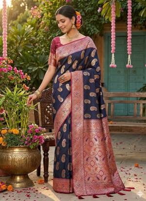 Garb These Fastive And Party Wear Saree in Fine Colored.These Saree And Blouse is Fabricated On Silk Blend.Its Beautified With Heavy Woven Designer.