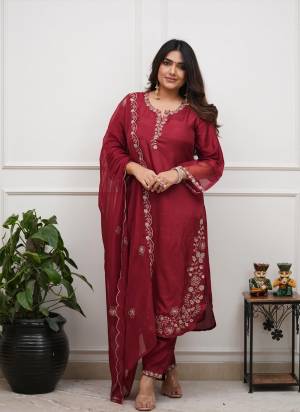 Garb These Suit in Fine Colored Pair With Bottom And Dupatta.These Top Are Chanderi And Bottom Are Fabricated On Chanderi Pair With Organza Dupatta.Its Beautified With Designer Embroidery Work.